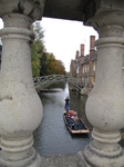 SX24934 Punting boat from bridge on river Cam, Cambridge.jpg